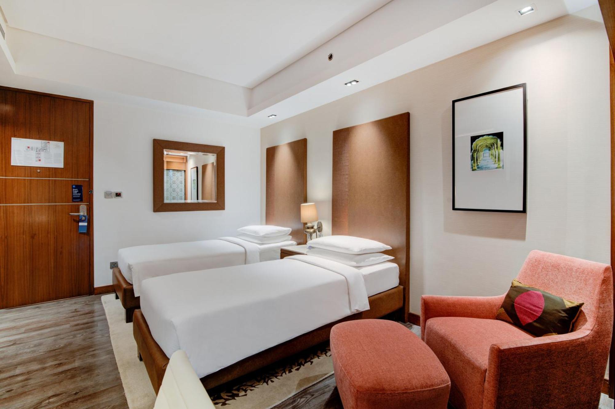 Hyatt होटल