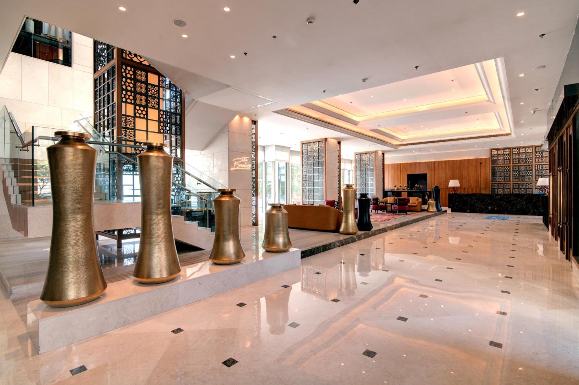 Hyatt होटल